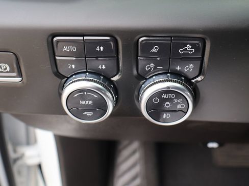 Used 2024 GMC Sierra 2500 Denali Ultimate w/ LPO, GMC Protection Package AWD/4WD image 38