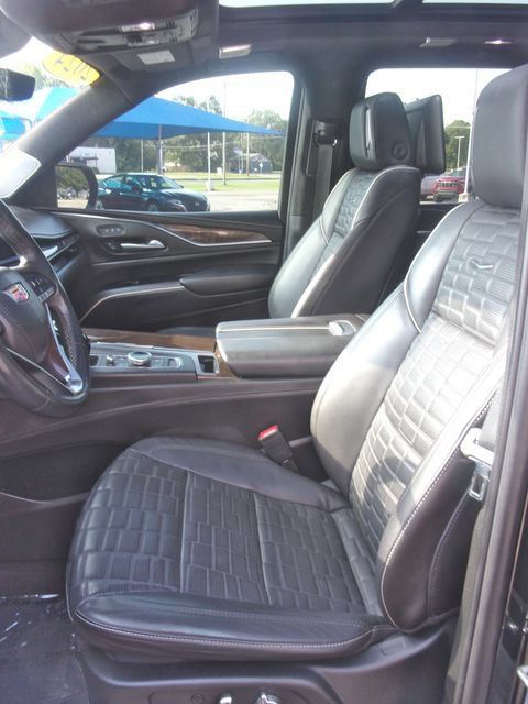 Used 2024 Cadillac Escalade Sport Platinum w/ LPO, ONYX Package AWD/4WD image 29