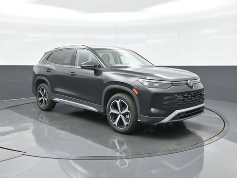 New 2026 Volkswagen Tiguan SE AWD/4WD image 1