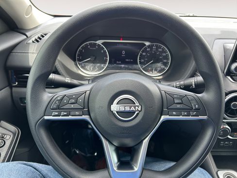 Used 2025 Nissan Sentra SV image 5
