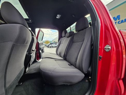 Used 2016 Toyota Tacoma TRD Off-Road w/ Premium & Technology Package image 15