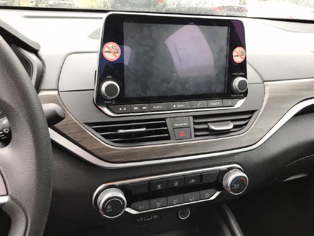 Used 2025 Nissan Altima 2.5 SV FWD image 5