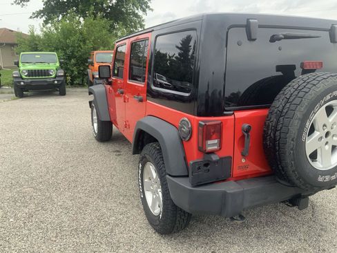 Used 2015 Jeep Wrangler Unlimited Sport w/ Connectivity Group AWD/4WD image 14
