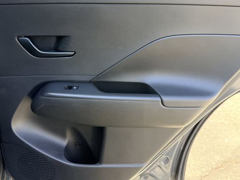 Used 2024 Hyundai Kona SEL FWD image 11