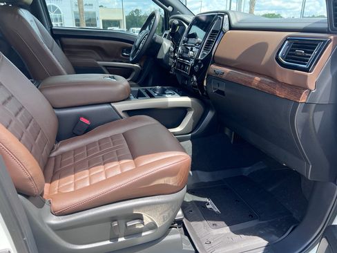 Used 2024 Nissan Titan Platinum Reserve w/ Moonroof Package AWD/4WD image 15