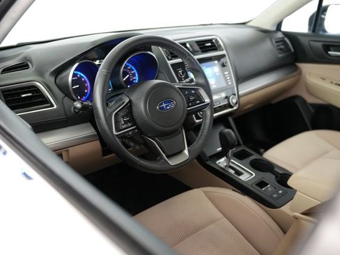 Used 2019 Subaru Outback 2.5i Premium AWD/4WD image 6