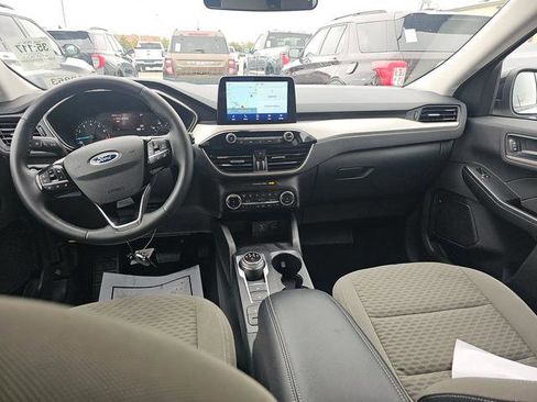 Used 2022 Ford Escape SE w/ SE Sport Appearance Package image 10