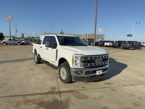 Used 2024 Ford F250 XLT w/ FX4 Off-Road Package image 2