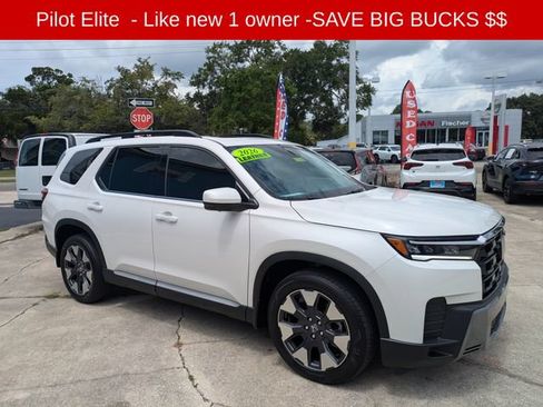 Used 2026 Honda Pilot Elite image 2