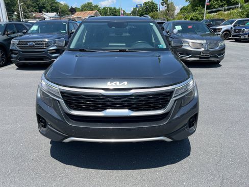 Used 2023 Kia Seltos S AWD/4WD image 3