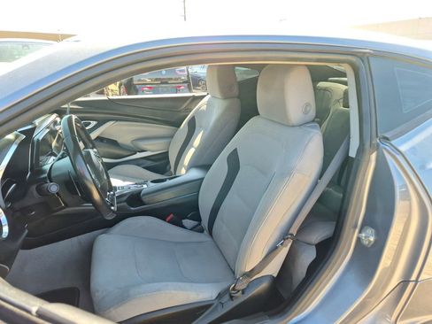 Used 2019 Chevrolet Camaro LT w/ RS Package image 10