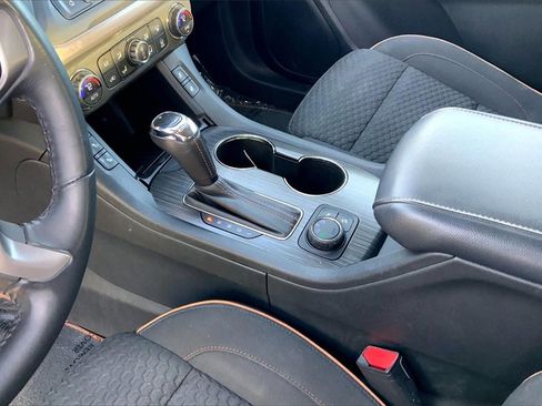 Used 2017 GMC Acadia SLE w/ Driver Alert Package I image 18