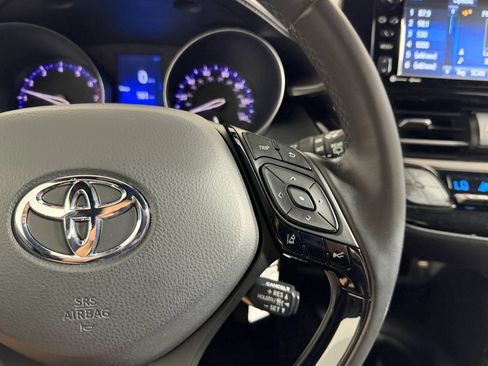 Used 2018 Toyota C-HR XLE FWD image 24