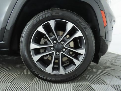 Used 2021 Jeep Grand Cherokee L Overland w/ Luxury Tech Group IV image 36