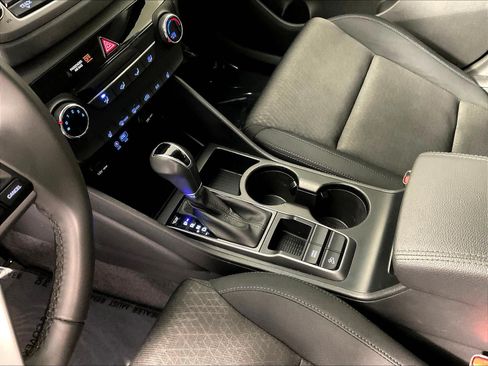 Used 2017 Hyundai Tucson Sport FWD image 17