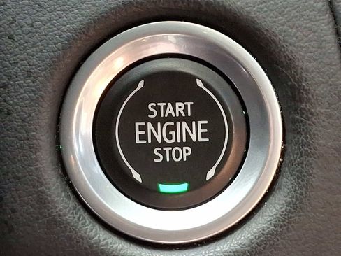 Used 2022 GMC Yukon SLT w/ SLT Luxury Package image 27