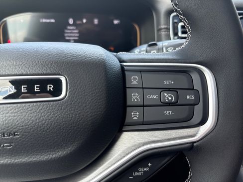 New 2025 Jeep Wagoneer Series II w/ Convenience Group I image 19