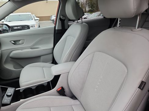 Used 2024 Hyundai Kona Limited FWD image 23