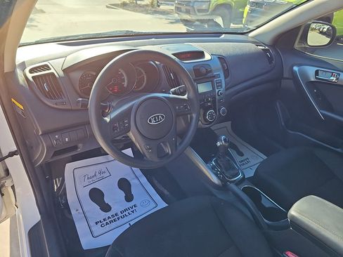 Used 2013 Kia Forte EX image 21