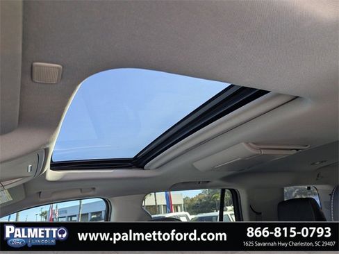 Used 2017 GMC Yukon SLT w/ Open Road Package image 23