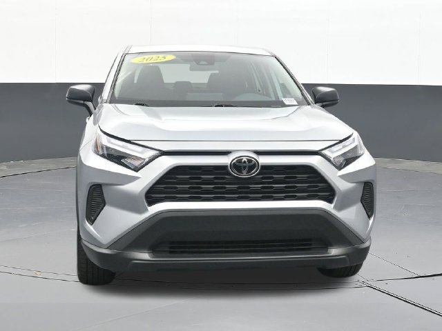 Used 2025 Toyota RAV4 LE AWD/4WD image 20