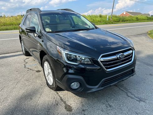Used 2018 Subaru Outback 2.5i Premium AWD/4WD image 2