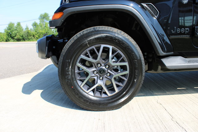 New 2026 Jeep Wrangler Unlimited Sahara AWD/4WD image 29
