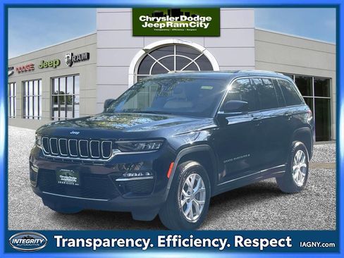 Used 2023 Jeep Grand Cherokee Limited AWD/4WD image 1