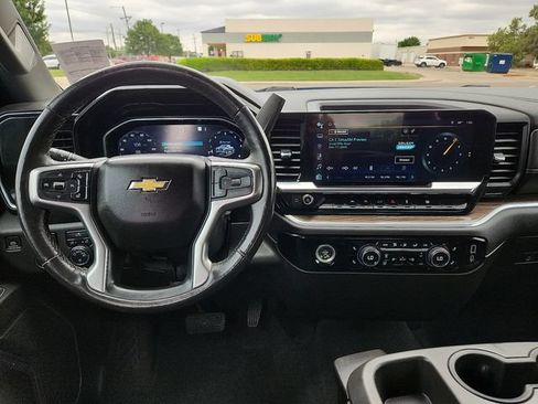 Certified 2022 Chevrolet Silverado 1500 LT RWD image 12