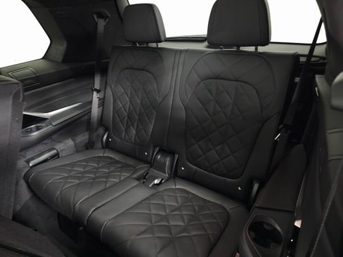 Used 2026 BMW X7 xDrive40i w/ M Sport Package AWD/4WD image 32