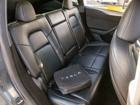 Used 2024 Tesla Model Y Long Range image 12