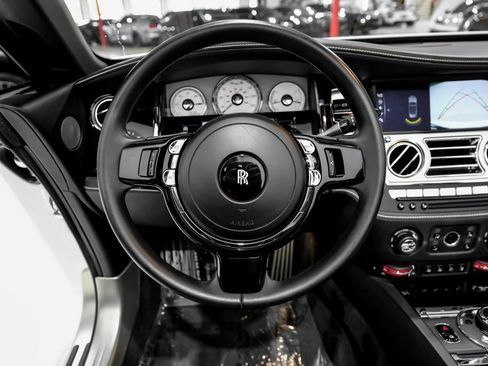 Used 2018 Rolls-Royce Dawn image 16