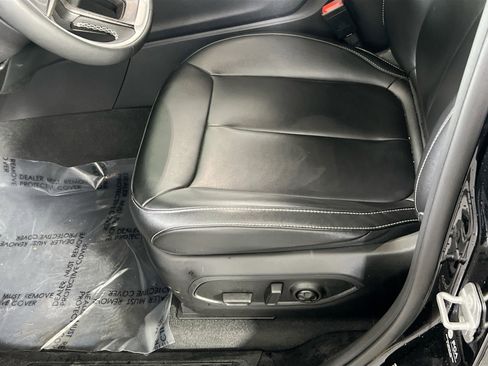 Used 2023 Jeep Grand Cherokee L Limited image 19