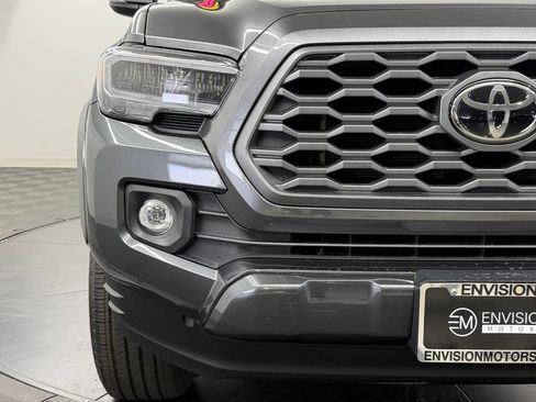 Used 2023 Toyota Tacoma TRD Sport AWD/4WD image 9