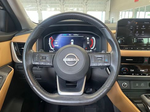 Certified 2023 Nissan Rogue Platinum FWD image 15