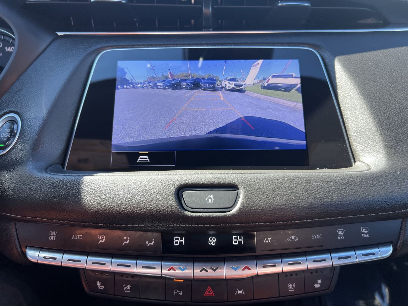 Used 2023 Cadillac XT4 Premium Luxury w/ Technology Package AWD/4WD image 19