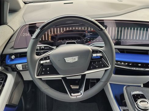 New 2026 Cadillac Optiq Luxury 1 image 9
