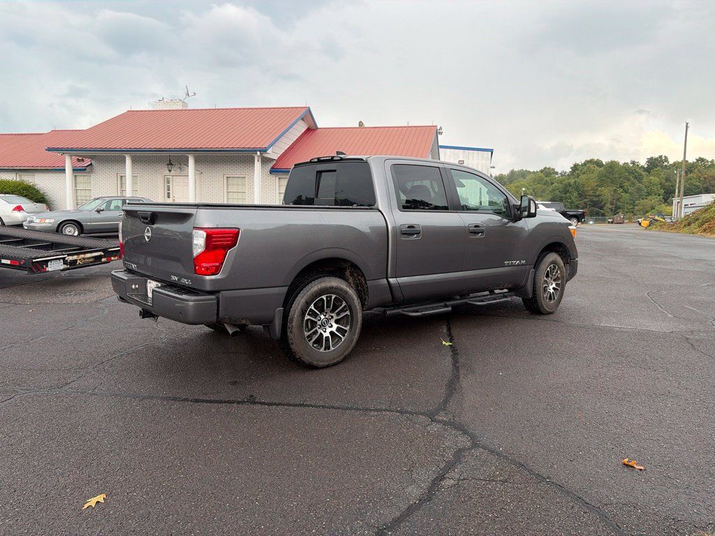 Used 2024 Nissan Titan SV w/ SV Convenience Package AWD/4WD image 8
