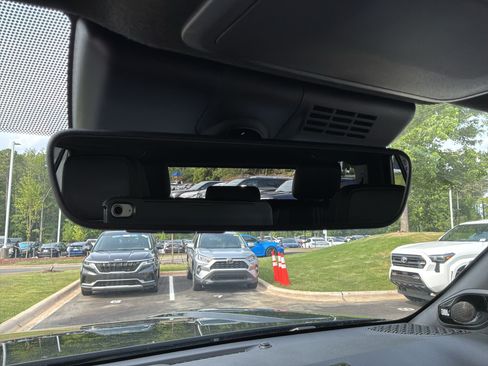 Used 2025 Toyota 4Runner Limited AWD/4WD image 37