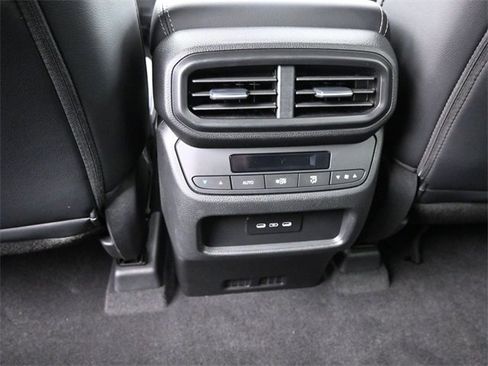 Used 2025 Honda Pilot EX-L image 36