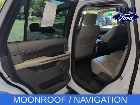 Used 2019 Ford Expedition XLT w/ Equipment Group 202A AWD/4WD image 24
