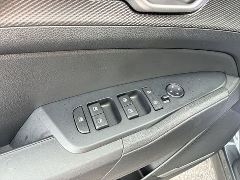 Used 2024 Kia Sportage LX image 18