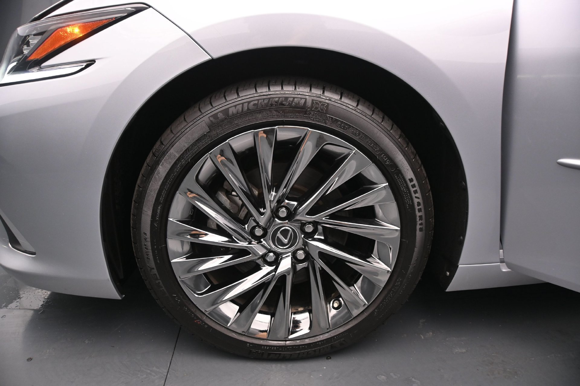 Used 2025 Lexus ES 300h FWD image 26