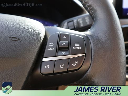 Used 2020 Ford Escape Titanium image 28