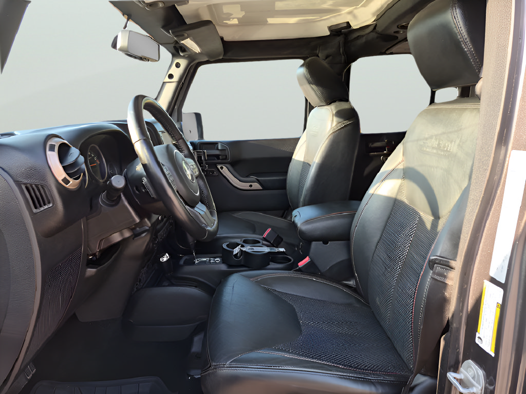 Used 2016 Jeep Wrangler Unlimited Sahara AWD/4WD image 18