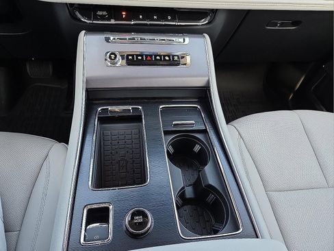 New 2026 Lincoln Aviator AWD image 25