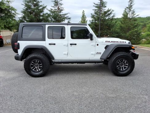 Used 2024 Jeep Wrangler Unlimited Rubicon w/ XTREMEE 35" Tire Package AWD/4WD image 4