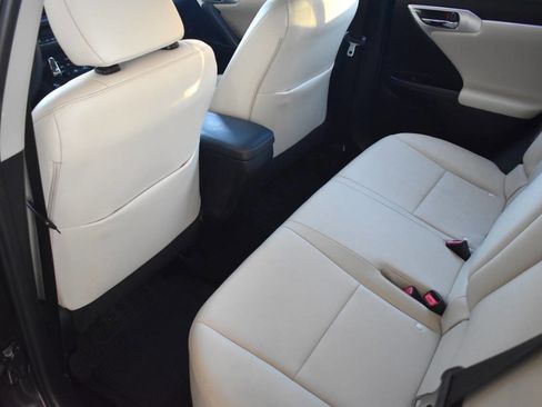 Used 2012 Lexus CT 200h Premium image 36