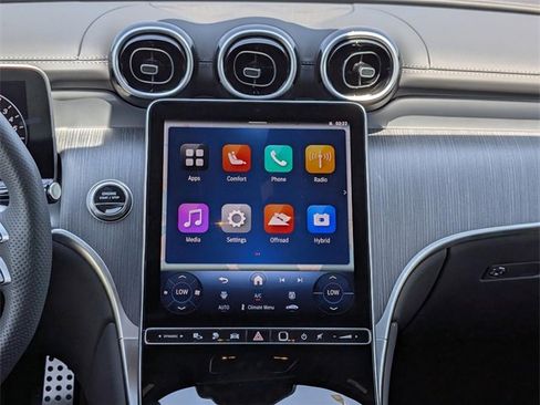 Used 2025 Mercedes-Benz GLC 350e 4MATIC image 30