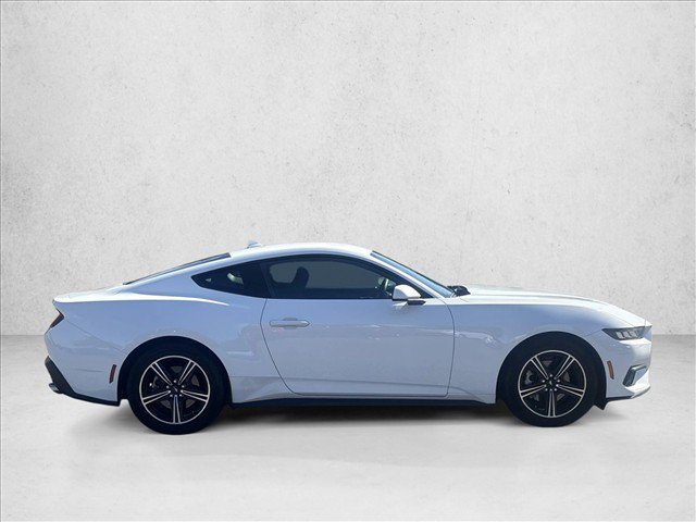 Used 2025 Ford Mustang Coupe RWD image 4